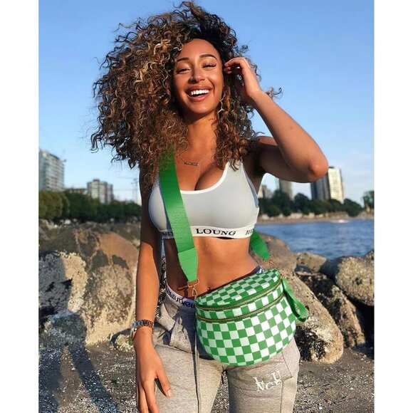 Women Kelly Green Imported Polyester Checkered Crossbody Fanny Belt Bum Bag - Picture 2 of 6